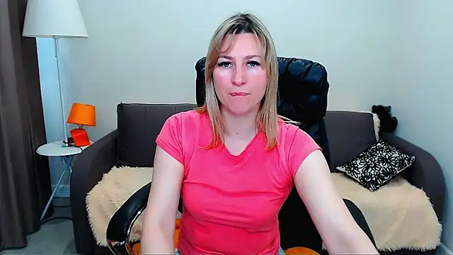 Snapshot of Incredible_Ariela chatting on 5, 6, 2026 Incredible Ariela online show from 5, 6, 2026