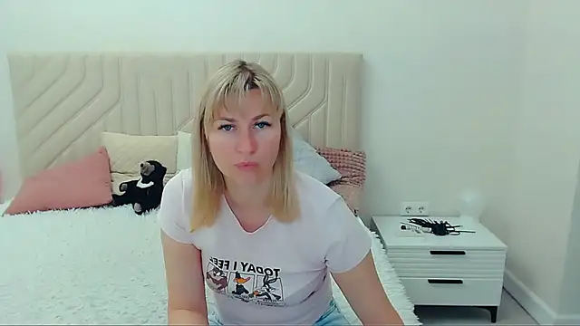 Snapshot of Incredible_Ariela chatting on 1, 7, 2026 Incredible Ariela online show from 1, 7, 2026