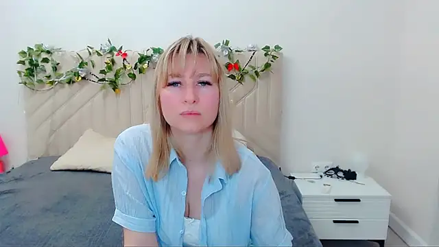 Snapshot of Incredible_Ariela chatting on 8, 5, 2026 Incredible Ariela online show from 8, 5, 2026