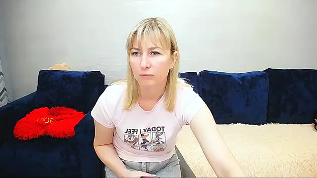 Snapshot of Incredible_Ariela chatting on 6, 7, 2026 Incredible Ariela online show from 6, 7, 2026