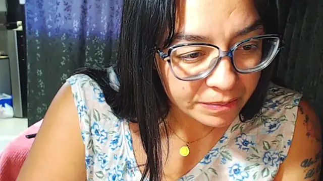 Snapshot of miia-big1boobs_ chatting on 25, 11, 2025 miia-big1boobs online show from 25, 11, 2025