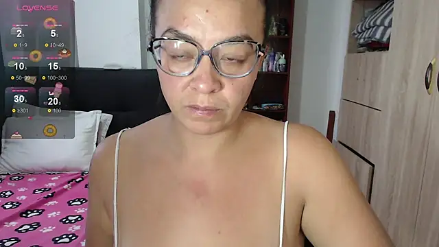 Snapshot of miia-big1boobs_ chatting on 17, 2, 2025 miia-big1boobs online show from 17, 2, 2025