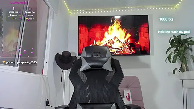 Snapshot of emily_palmeer chatting on 27, 10, 2025 emily palmeer online show from 27, 10, 2025