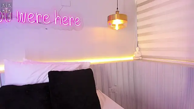 Snapshot of stephanymonroe chatting on 8, 11, 2025 stephanymonroe online show from 8, 11, 2025