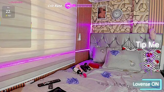 Snapshot of charlotteone chatting on 22, 10, 2025 charlotteone online show from 22, 10, 2025