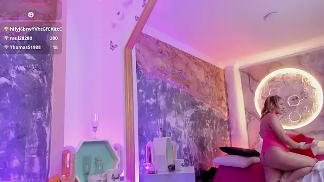 AuroraRojas online show from 8, 3, 2025