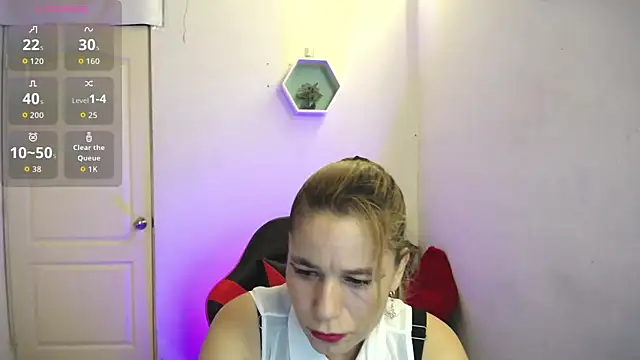 Snapshot of AuroraRojas chatting on 12, 11, 2025 AuroraRojas online show from 12, 11, 2025