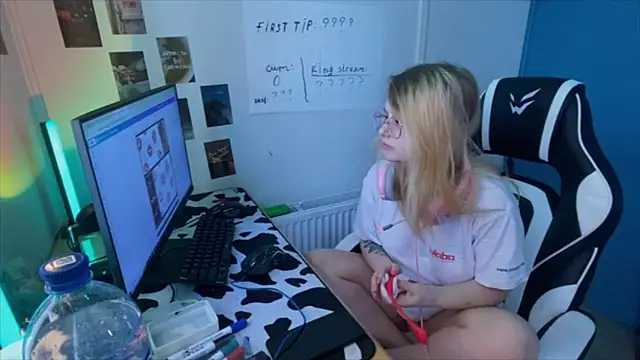 Snapshot of JacyWinslat chatting on 25, 2, 2025 JacyWinslat online show from 25, 2, 2025