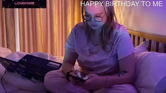 Snapshot of JacyWinslat chatting on 2, 12, 2025 JacyWinslat online show from 2, 12, 2025