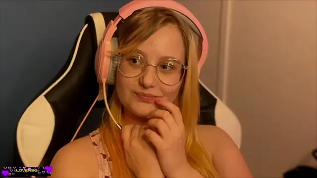 Snapshot of JacyWinslat chatting on 19, 2, 2025 JacyWinslat online show from 19, 2, 2025