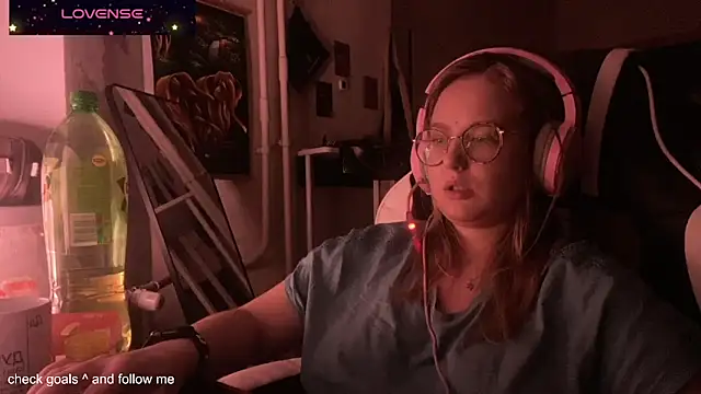 Snapshot of JacyWinslat chatting on 15, 11, 2025 JacyWinslat online show from 15, 11, 2025