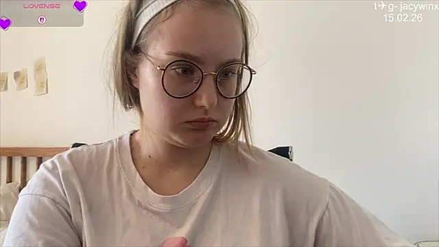 JacyWinslat online show from 15, 2, 2026