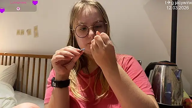 JacyWinslat online show from 12, 3, 2026