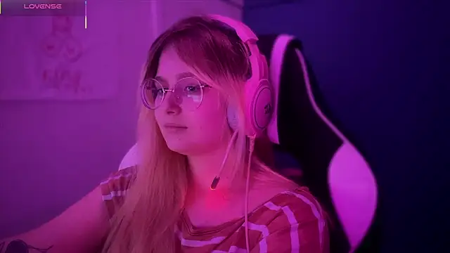 Snapshot of JacyWinslat chatting on 13, 3, 2025 JacyWinslat online show from 13, 3, 2025