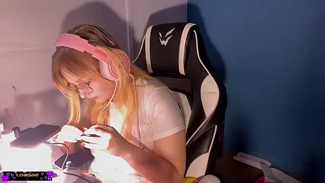 Snapshot of JacyWinslat chatting on 1, 3, 2025 JacyWinslat online show from 1, 3, 2025