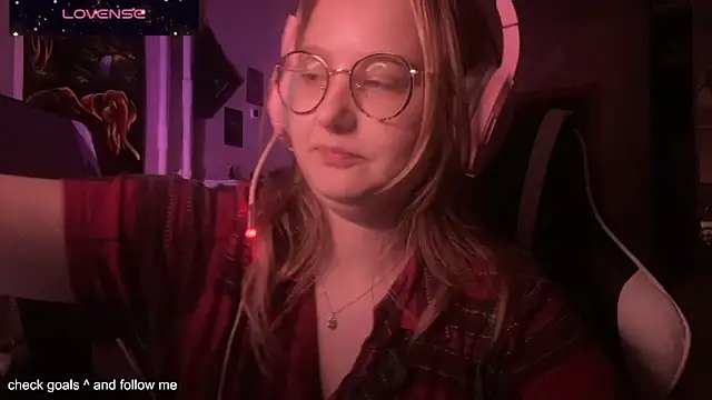 Snapshot of JacyWinslat chatting on 13, 11, 2025 JacyWinslat online show from 13, 11, 2025