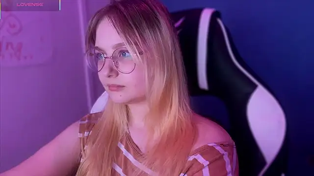 Snapshot of JacyWinslat chatting on 13, 3, 2025 JacyWinslat online show from 13, 3, 2025