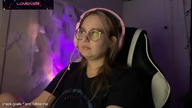 Snapshot of JacyWinslat chatting on 7, 11, 2025 JacyWinslat online show from 7, 11, 2025