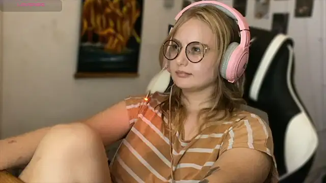 Snapshot of JacyWinslat chatting on 11, 9, 2025 JacyWinslat online show from 11, 9, 2025