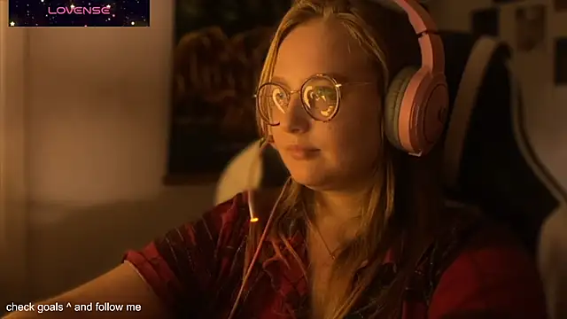 Snapshot of JacyWinslat chatting on 25, 10, 2025 JacyWinslat online show from 25, 10, 2025