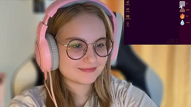 Snapshot of JacyWinslat chatting on 25, 9, 2025 JacyWinslat online show from 25, 9, 2025