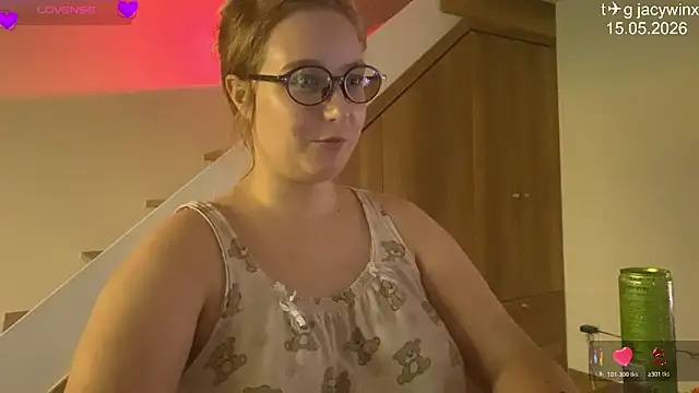 Snapshot of JacyWinslat chatting on 15, 5, 2026 JacyWinslat online show from 15, 5, 2026