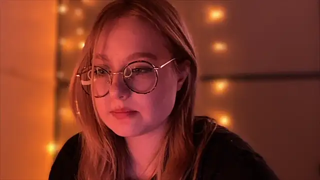 Snapshot of JacyWinslat chatting on 10, 11, 2025 JacyWinslat online show from 10, 11, 2025