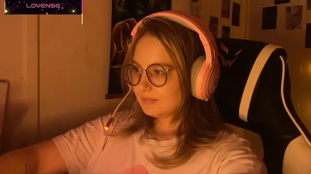 Snapshot of JacyWinslat chatting on 5, 10, 2025 JacyWinslat online show from 5, 10, 2025