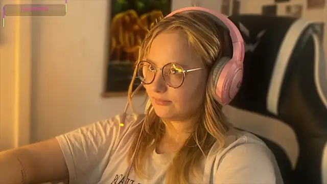 Snapshot of JacyWinslat chatting on 18, 9, 2025 JacyWinslat online show from 18, 9, 2025