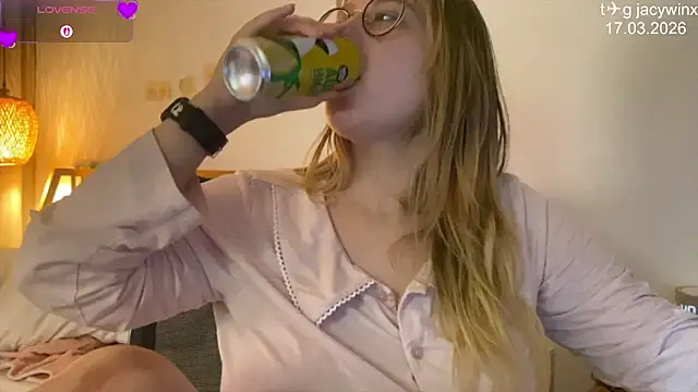 JacyWinslat online show from 16, 3, 2026