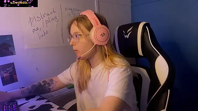 Snapshot of JacyWinslat chatting on 2, 3, 2025 JacyWinslat online show from 2, 3, 2025