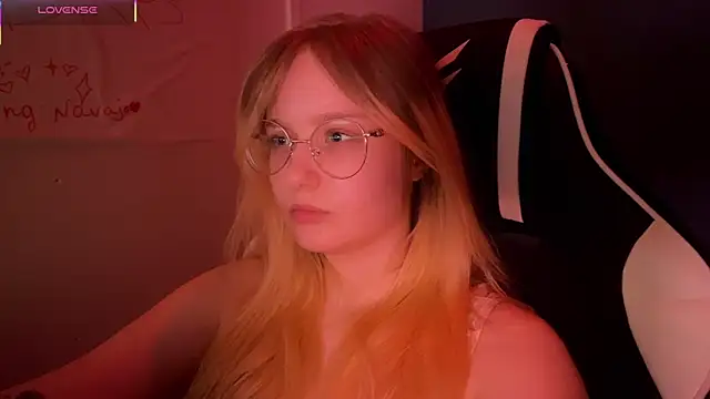 Snapshot of JacyWinslat chatting on 11, 3, 2025 JacyWinslat online show from 11, 3, 2025