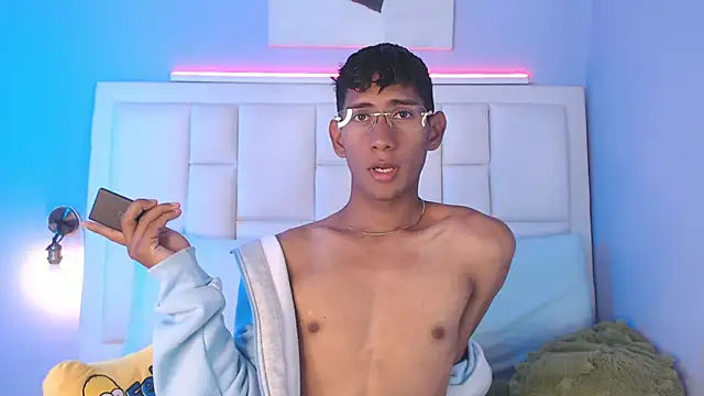 Nick Collins18 online show from 6, 1, 2026