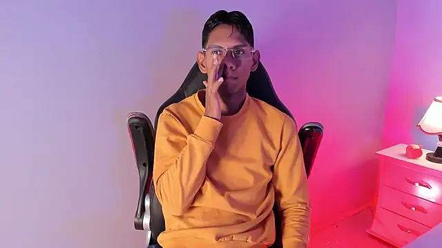 Nick Collins18 online show from 7, 10, 2025