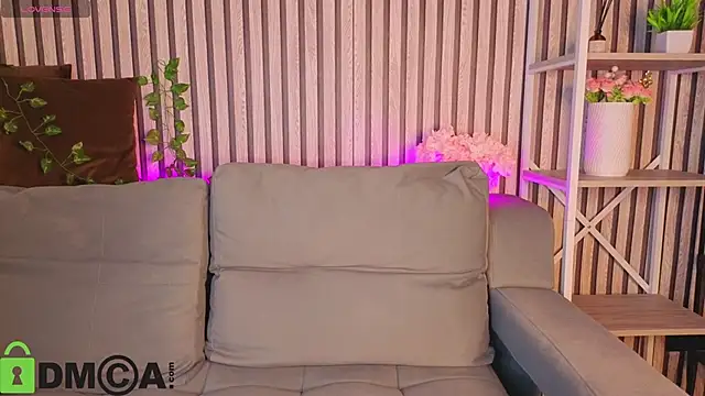 Snapshot of Little_Chips chatting on 28, 4, 2026 Little Chips online show from 28, 4, 2026