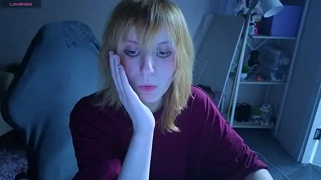 Snapshot of Little_Chips chatting on 13, 5, 2026 Little Chips online show from 13, 5, 2026