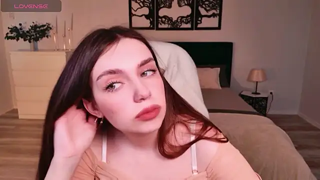 DaniellaLovely online show from 3, 3, 2026