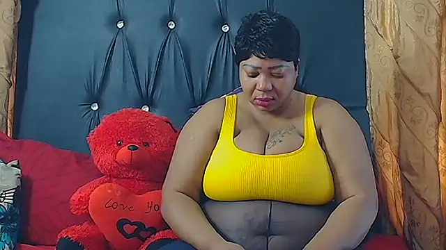 HUMONGUOUSTITSS online show from 15, 9, 2025