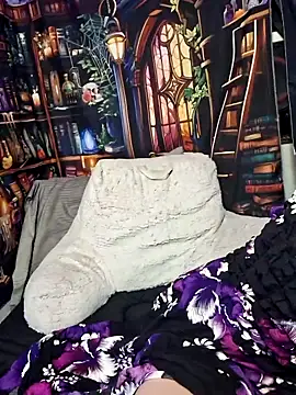 Cutebitchxh online show from 4, 6, 2026