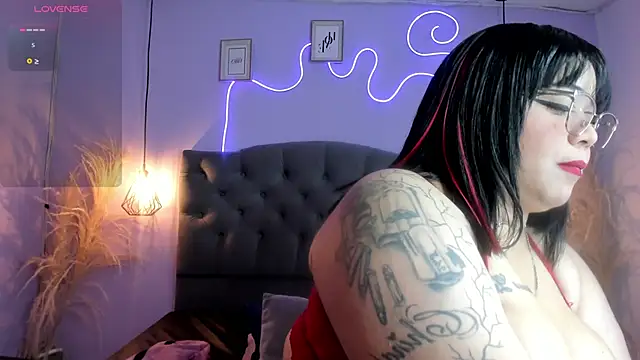 Snapshot of KRYSTENMOON chatting on 15, 6, 2026 KRYSTENMOON online show from 15, 6, 2026