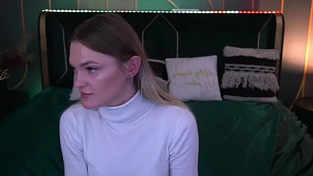 Snapshot of KateSly chatting on 5, 11, 2025 KateSly online show from 5, 11, 2025