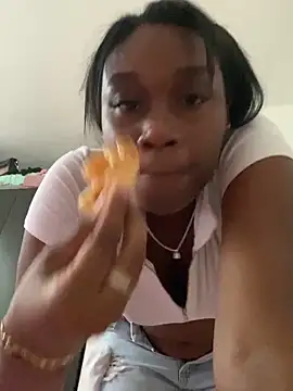 EscorpiLeoncita online show from 9, 3, 2025