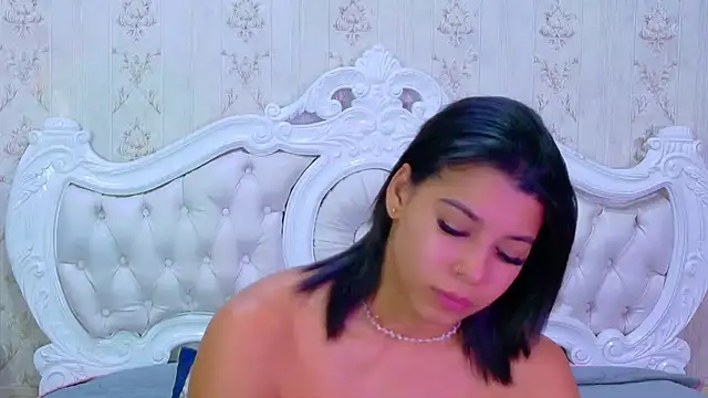 TiaraRosse online show from 24, 10, 2025