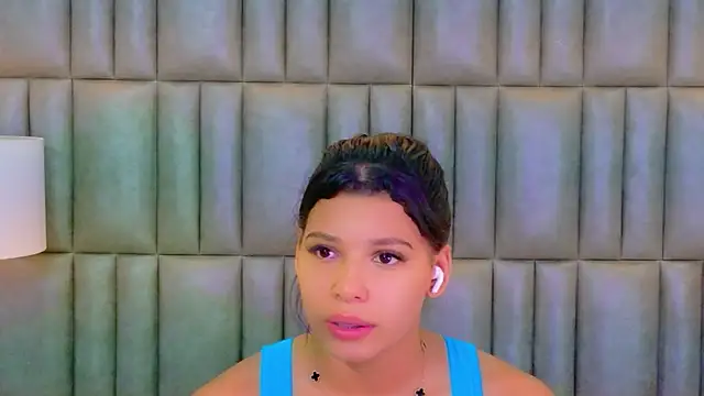 TiaraRosse online show from 6, 3, 2026