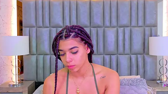 TiaraRosse online show from 14, 6, 2026