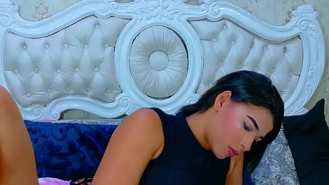 TiaraRosse online show from 18, 10, 2025