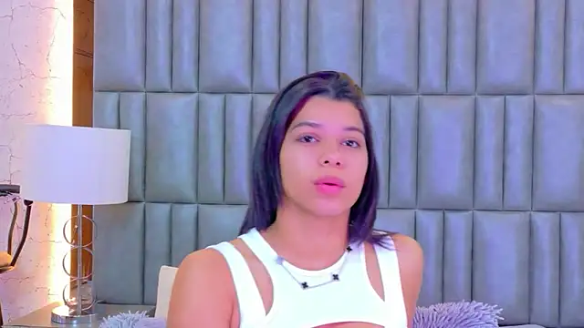 TiaraRosse online show from 24, 4, 2026