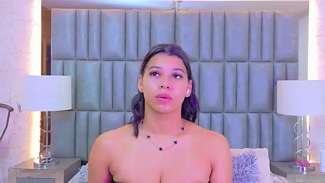 TiaraRosse online show from 13, 4, 2026