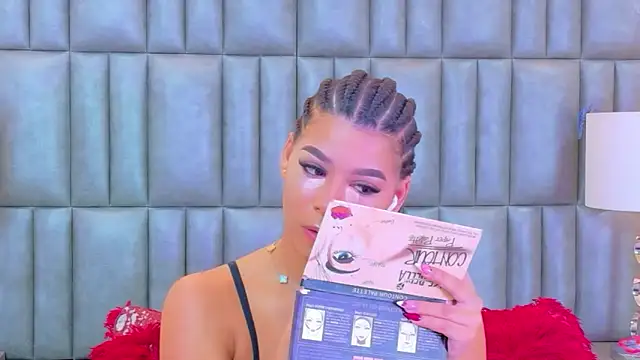 TiaraRosse online show from 18, 3, 2026