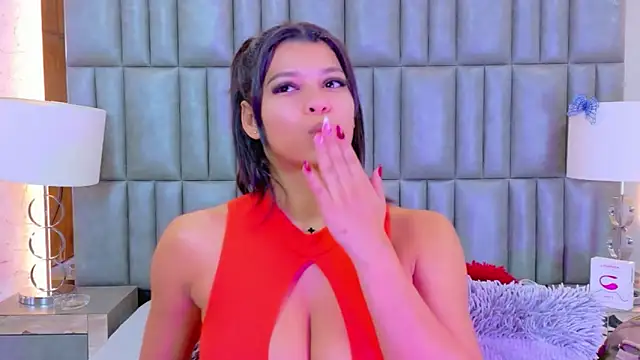 TiaraRosse online show from 11, 3, 2026